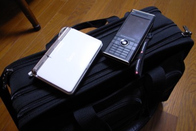 PDAと鞄の写真