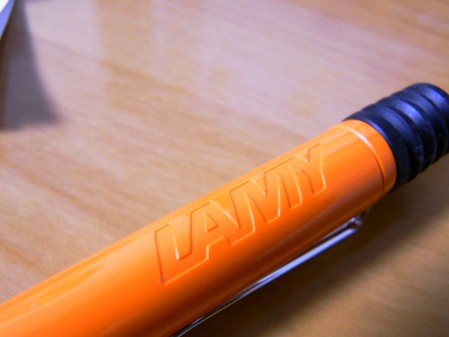 LAMY/ラミー 2009限定色 オレンジ サファリ 油性ボールペン 写真